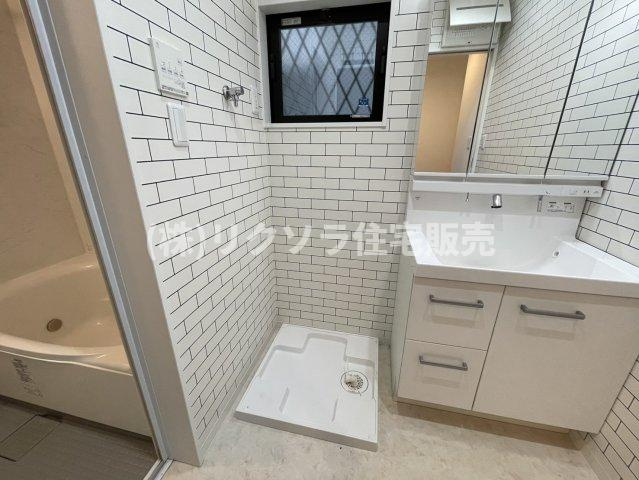 緑町　中古一戸建てのランドリースペース|ドラム式も設置可能
■物件内覧・資金計画相談・住宅ローン相談、リフォーム相談、お問合せ受付中■
※当日・翌日のご内覧、ご相談はお電話でのお問合せがスムーズです！