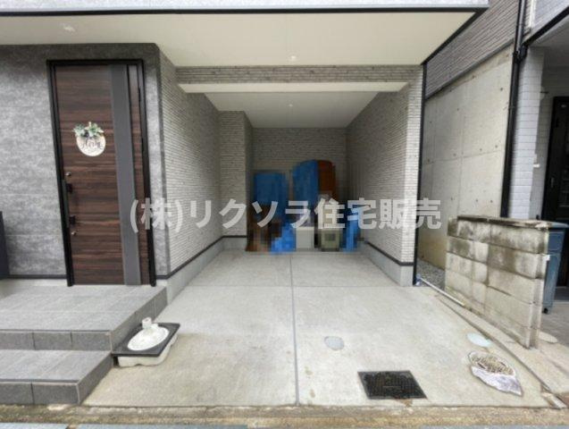 緑町　中古一戸建ての駐車場|1台駐車可能
■物件内覧・資金計画相談・住宅ローン相談、リフォーム相談、お問合せ受付中■
※当日・翌日のご内覧、ご相談はお電話でのお問合せがスムーズです！