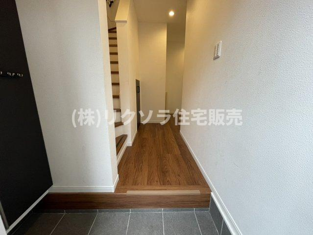 緑町　中古一戸建ての内装|玄関内部
■物件内覧・資金計画相談・住宅ローン相談、リフォーム相談、お問合せ受付中■
※当日・翌日のご内覧、ご相談はお電話でのお問合せがスムーズです！