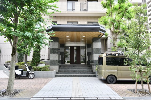 川越パーク・ホームズのエントランス|■一人ひとりにあった資金計画やプランをご提案致します。「家を買って終わり」ではなく、「買ってからがスタート」と考え、ご提案します。ローンのご相談は私たちにお任せ下さい。
