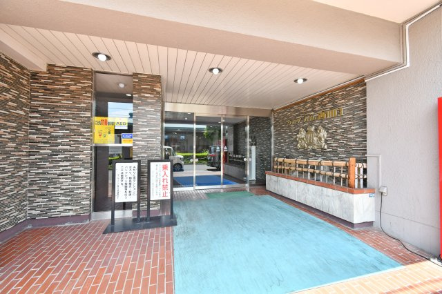ウインザーハイム西川口のエントランス|■お客様との会話を大切にし、一人ひとりにあった資金計画やプランをご提案致します。心配な事、疑問に思う事など、遠慮せずに何でもお話下さい。