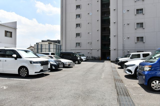 ウインザーハイム西川口の駐車場|※空き状況は当社まで都度ご確認くださいませ■『物件を今日見てみたい』など、当日のご案内も可能です。 どうぞお気軽にお電話下さい。近隣・同条件などの物件もまとめてご紹介も可能です。