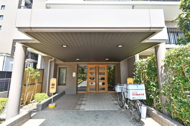 アメニクス川口のエントランス|■一人ひとりにあった資金計画やプランをご提案致します。「家を買って終わり」ではなく、「買ってからがスタート」と考え、ご提案します。ローンのご相談は私たちにお任せ下さい。