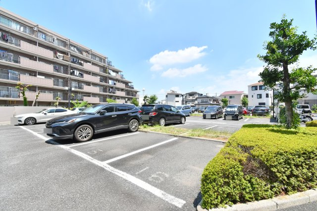 アメニクス川口の駐車場|※空き状況は当社まで都度ご確認くださいませ■当社には住宅ローンのスペシャリストがおります。『今買えるから大丈夫』ではなく、『買った後の本当の幸せは何か』を考えた上でのご提案をさせて頂きます。
