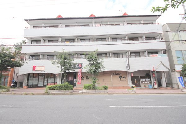 エクセレント河の外観