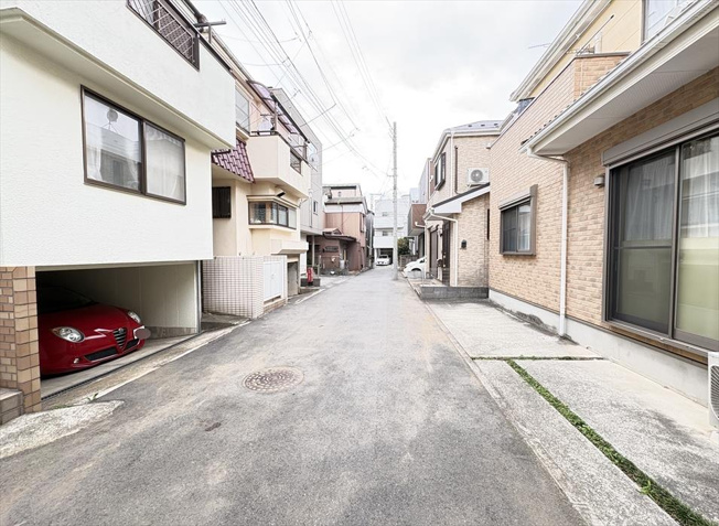 【前面道路含む現地写真】 | 朝霞市膝折町2丁目　新築一戸建住宅　全1棟　(志木本店) | 前面道路の様子