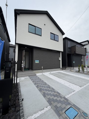 【外観】 | 収納場所を豊富に備えた４LDK◎
年々増える荷物もすっきり片付けることができますよ！