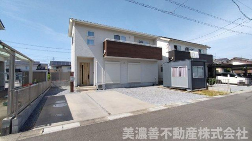 ６７０３４　瑞穂市稲里中古戸建ての画像
