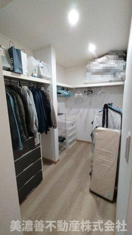 ６７０３４　瑞穂市稲里中古戸建ての収納
