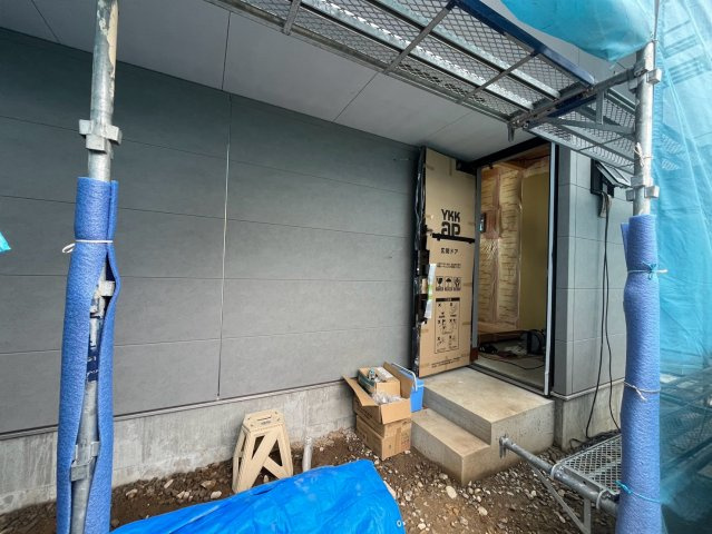 山形県山形市西田4-2-25北棟の玄関|7/31撮影