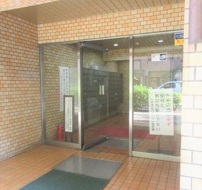 【エントランス】 | ライオンズマンション南池袋 | エントランス　別角度　※前回募集時2022年11月の写真