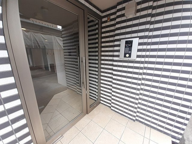 ブリランテ　田辺通のエントランス