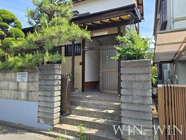 藤井貸家のエントランス