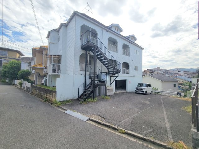 エムズ富雄の駐車場