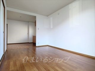 セジュール友清　Ｂ棟の居間・リビング