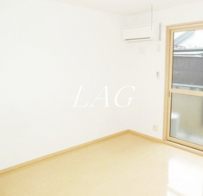 【居間・リビング】 | バリアント橋本 | 洋室のお部屋です。