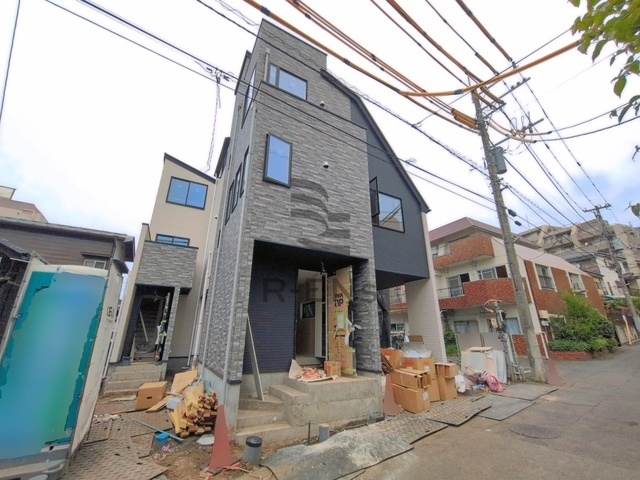 【外観】 | 西東京市南町４丁目　新築戸建て　２号棟 | 建築中