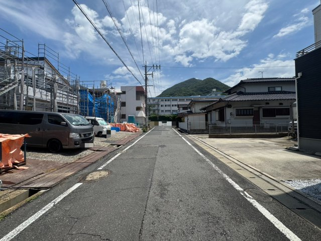 【前面道路含む現地写真】の画像