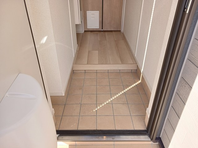 リバー ソレイユの玄関