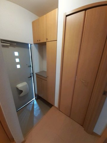 イート　ハーブ　Ⅲの玄関
