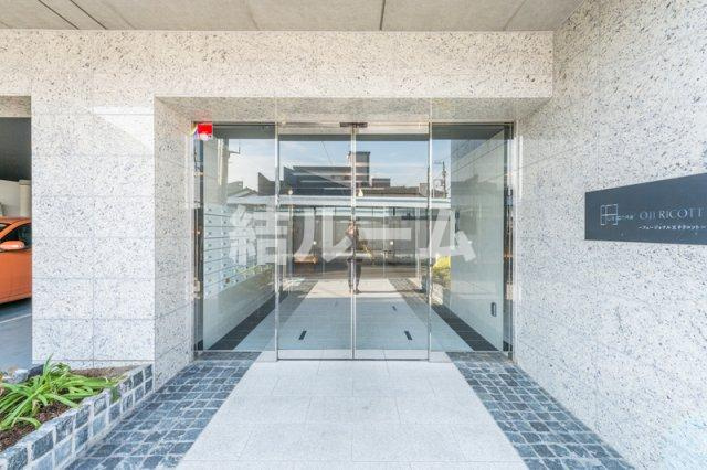 北区栄町の賃貸マンションのエントランス