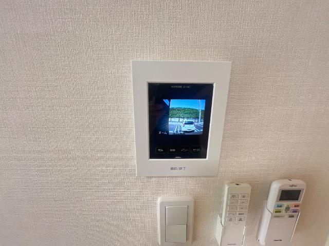ウェストビレッヂⅠの内装|カメラ付インターホン