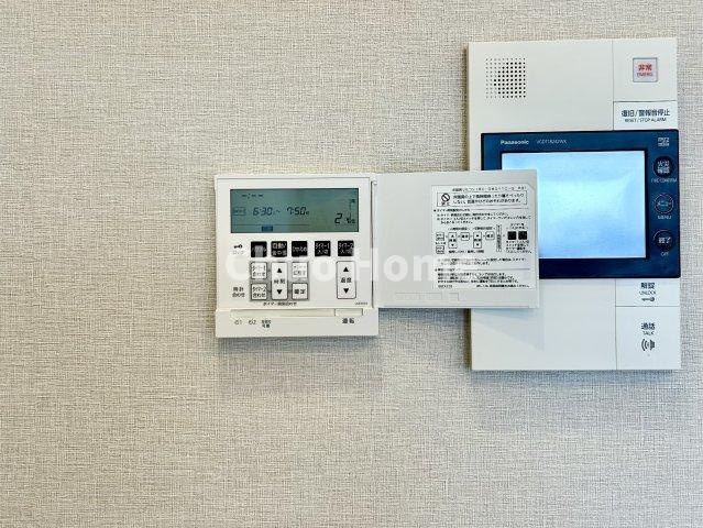 シティウィンズブライトゲートの冷暖房・空調設備|【床暖房】冬は足元から暖めてくれる床暖房はエアコンとは違って埃が舞いませんので健康にも良さそうですね。
