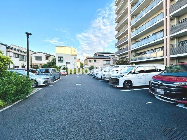 シティウィンズブライトゲートの駐車場|【敷地内駐車場】最新の空き状況や費用などの詳細は担当スタッフまでお問い合わせください。