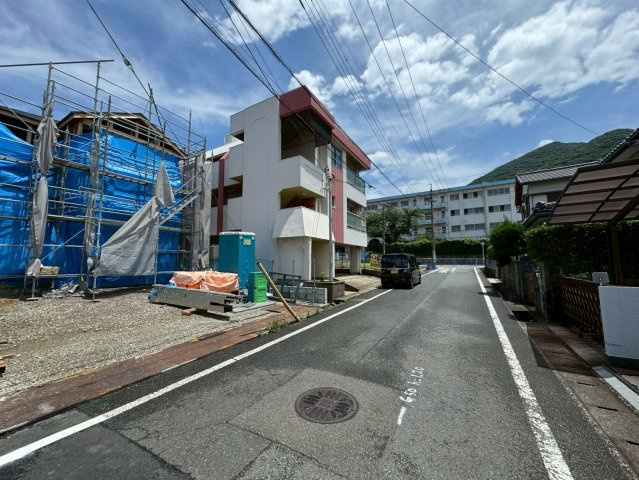 【前面道路含む現地写真】の画像