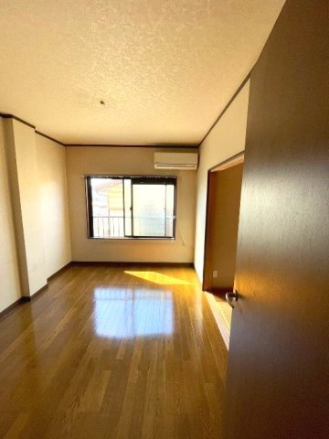 足立区鹿浜７丁目のアパートの居間・リビング