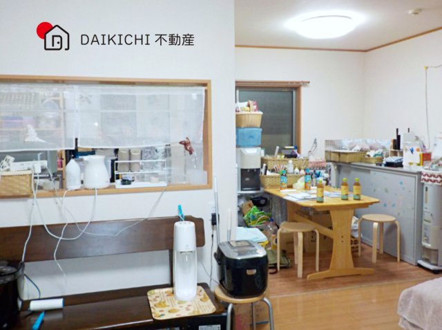 【居間・リビング】 | 白岡市新白岡8丁目　中古戸建