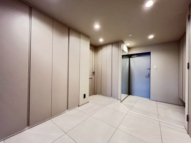 アーバネックス谷町四丁目の玄関