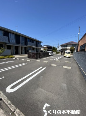 【駐車場】 | シャーメゾンニコル | 駐車場完備です