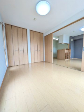 エバーグレイスの洋室