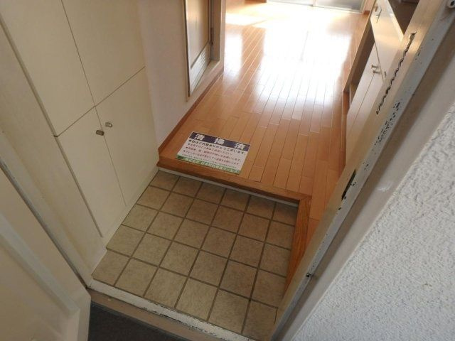 ニコーハイム北千住の玄関