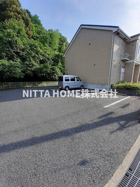 カルムコリーヌの駐車場|駐車場は２台分の空きがあります◆