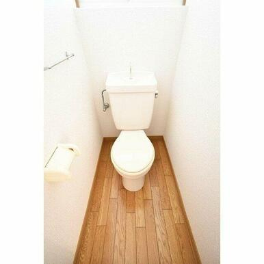 ファミリーハイツ津福B棟【キャッシュバック対象物件】のトイレ|トイレです