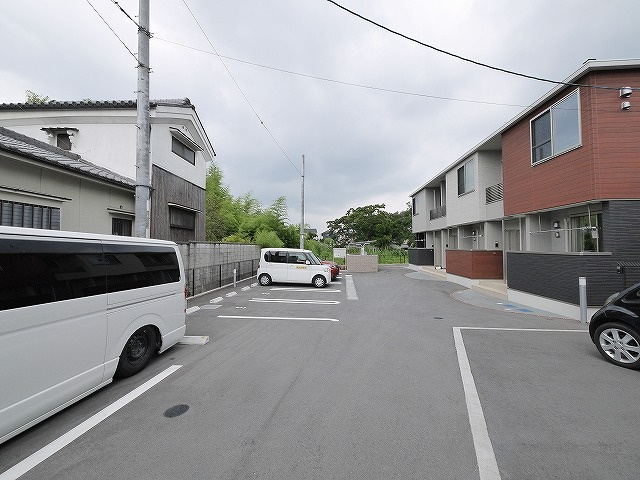 Ｒｅｇｕｌｕｓの駐車場|駐車場があるので、車を買う予定の方も安心です