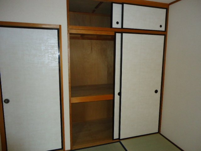メゾンエトワールの収納|押入
