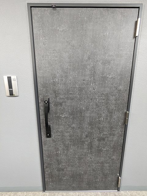 JMFレジデンス浅草橋三丁目の設備|玄関はディンプルキーのダブルロックセキュリティです