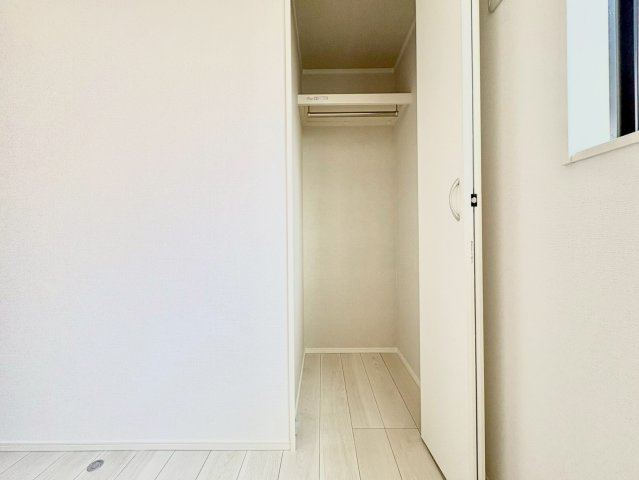 世田谷区北烏山8丁目　新築戸建　残1棟の収納|居室内に余計な家具を置く必要がないため、シンプルでスッキリとした暮らしが実現できます。

現地ご見学希望・資料請求などお気軽にお問い合わせ下さい！
03-5990-5201