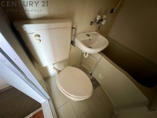 浴室内にトイレがあります☆