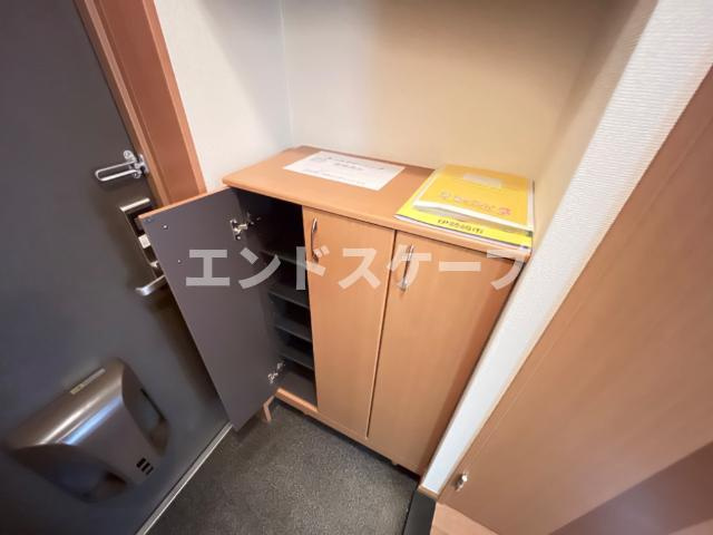 エレガンスⅠの玄関|下駄箱下段
高崎、前橋のお部屋探しはエンドスケープまで！お客様の理想お聞かせ下さい♪