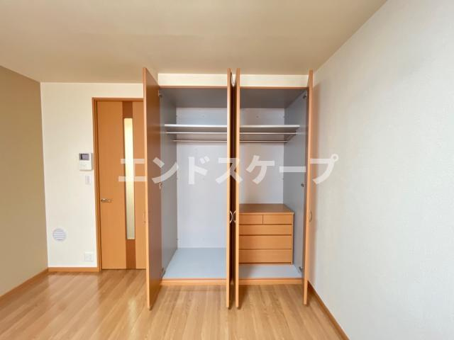 エレガンスⅠの収納|クローゼット
高崎、前橋のお部屋探しはエンドスケープまで！お客様の理想お聞かせ下さい♪