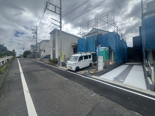 日野市大坂上第3期の前面道路含む現地写真