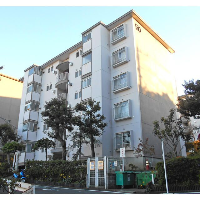 宮前平グリーンハイツ５０号棟（０２１１５３）の外観