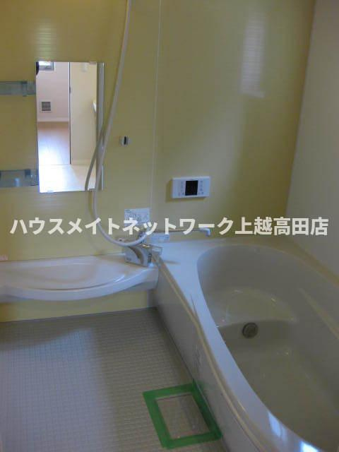 Belle Lead アルカディア　Aの浴室|追焚機能付・１坪風呂（参考202号室反転室内写真）

