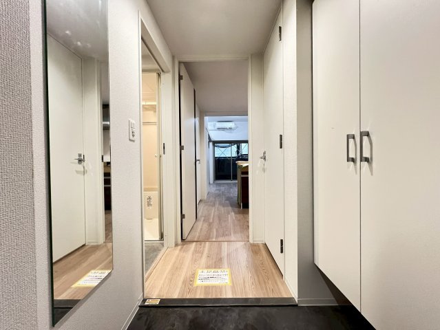 セレニテ谷町四丁目アリエの玄関