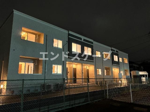 パークサイドメゾン・ソレイユの外観|外観写真（夜）
高崎、前橋のお部屋探しはエンドスケープまで！お客様の理想お聞かせ下さい♪