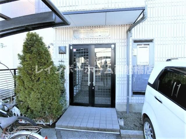 レジデンスホワイエのエントランス